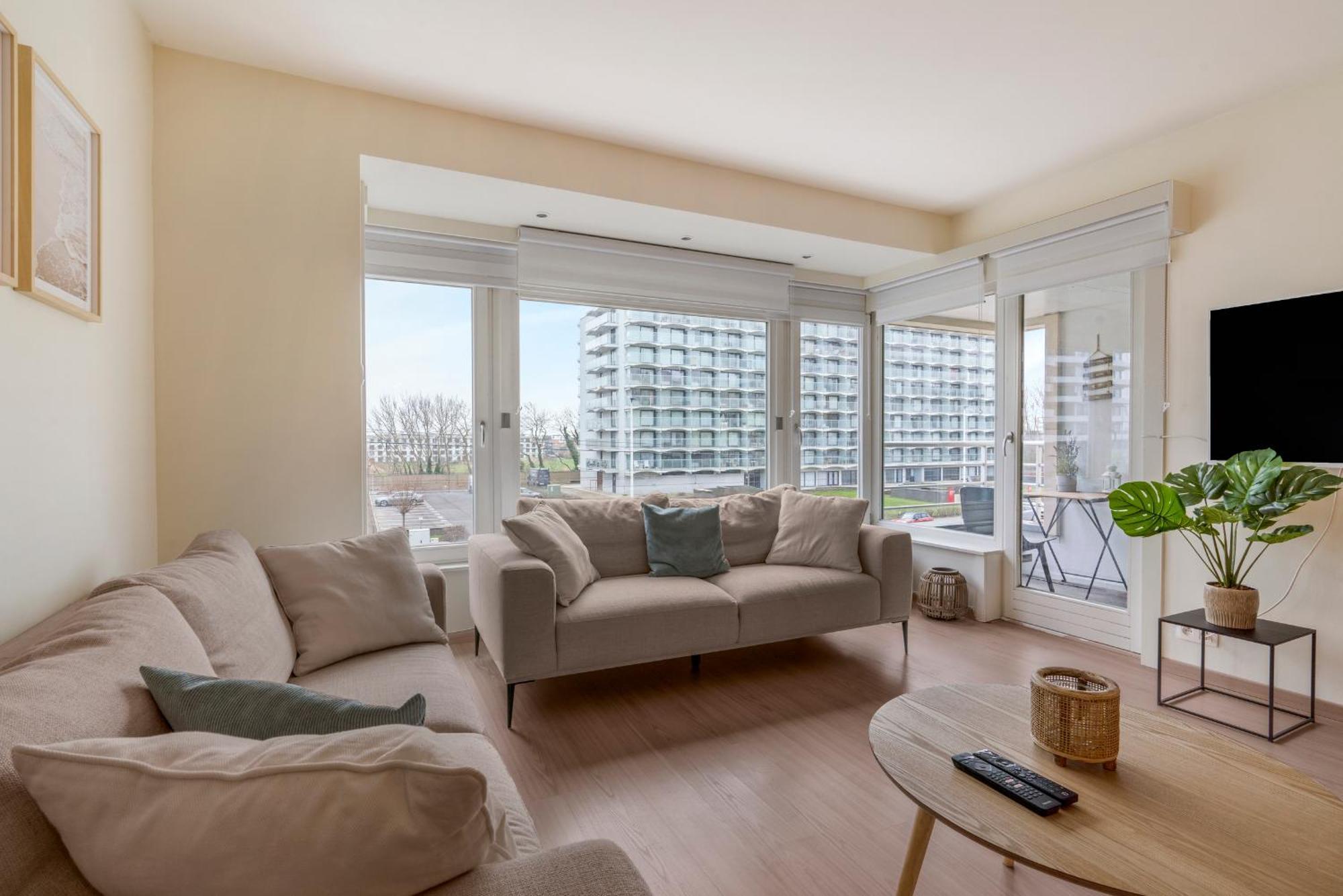 Beautiful Spacious 100m From The With 2 Terraces & Private Garage Box Ostend