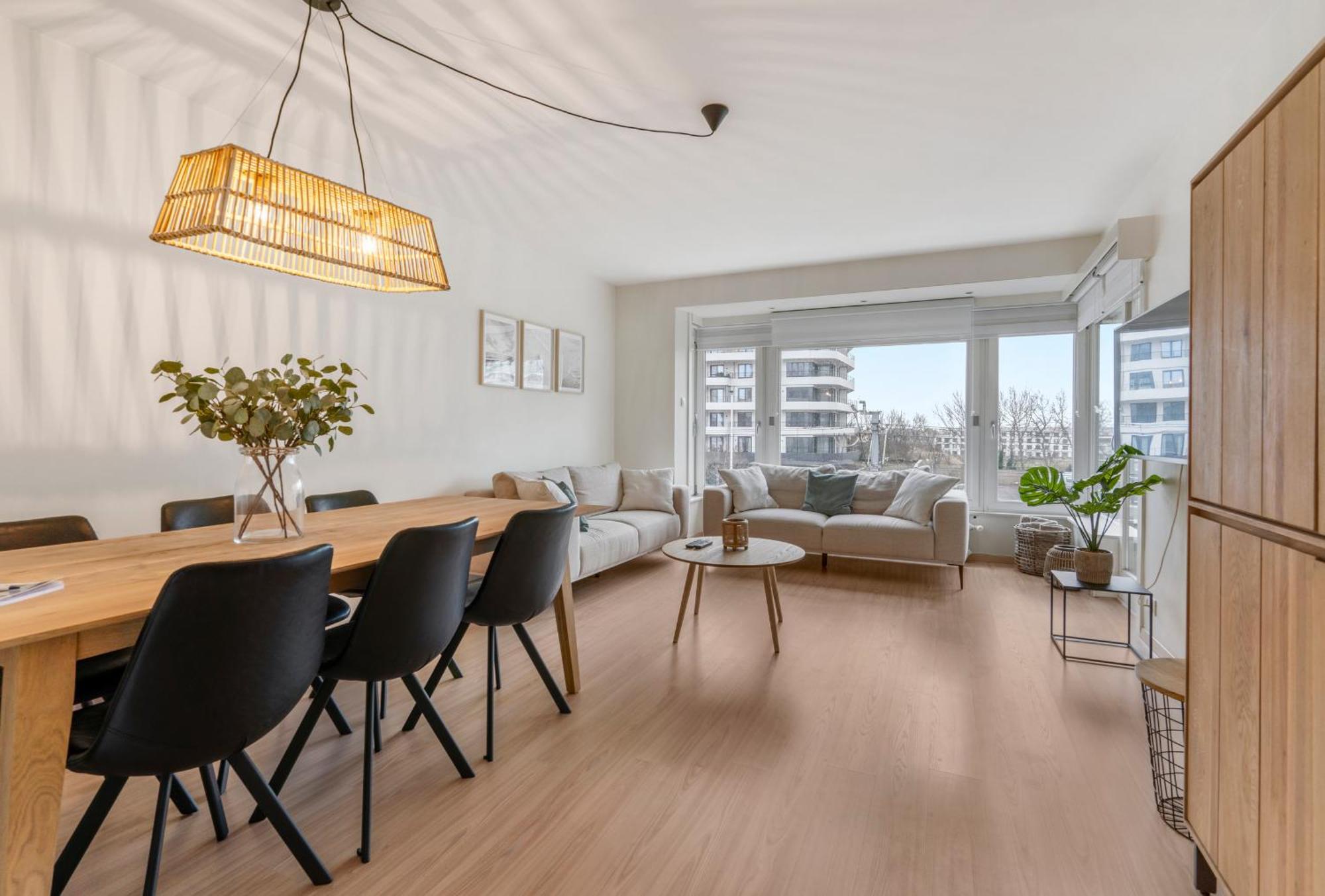 Beautiful Spacious 100m From The With 2 Terraces & Private Garage Box Apartamento